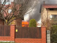 Pożar garażu w Boguchwale. Siedem zastępów straży na miejscu